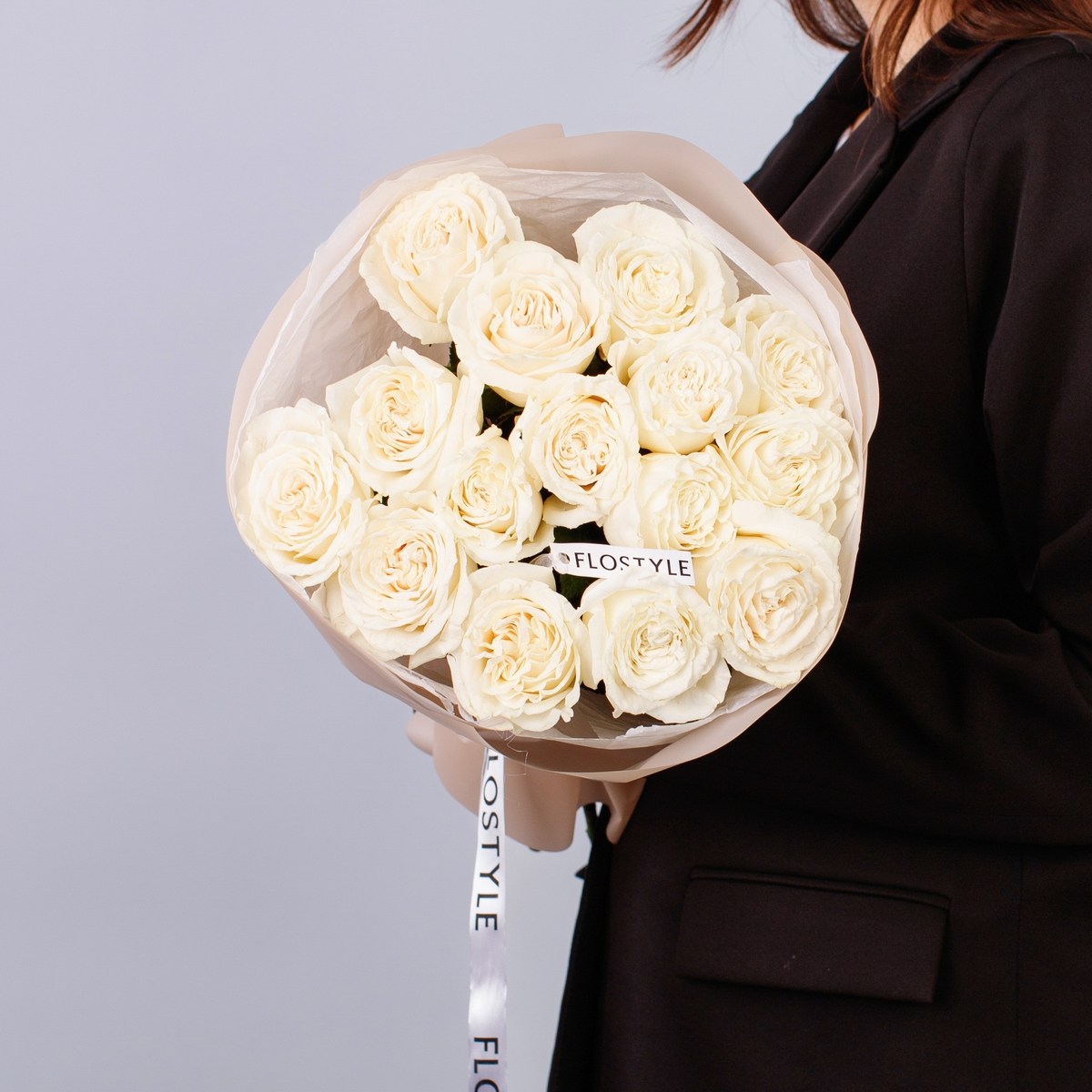 15 belyh roz 376
